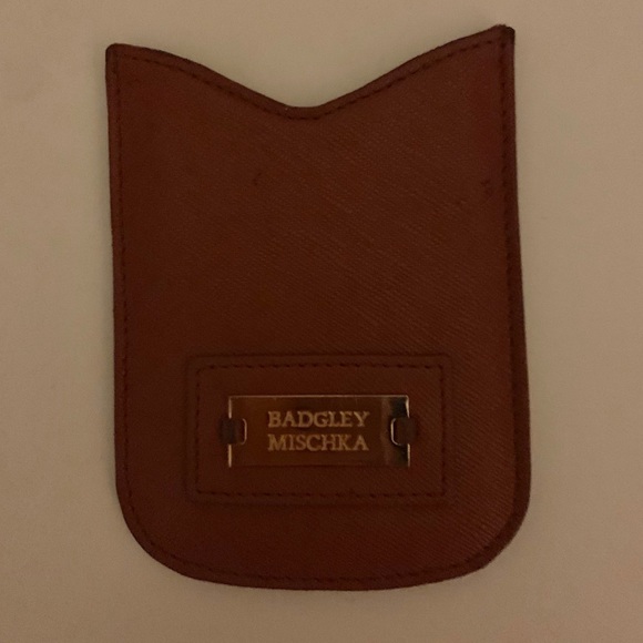 Badgley Mischka Handbags - 💯 Badgley Mischka brown leather card holder.